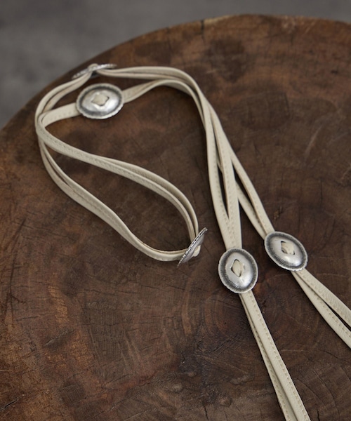 ADAM ET ROPE'(アダムエロペ)の「【J'aDoRe・店舗限定】【PUNTOVITA(プントヴィータ)】コンチョマルチベルト(ベルト・レディース・キナリ/ブラウン/ブルー・F)」の3枚目の写真