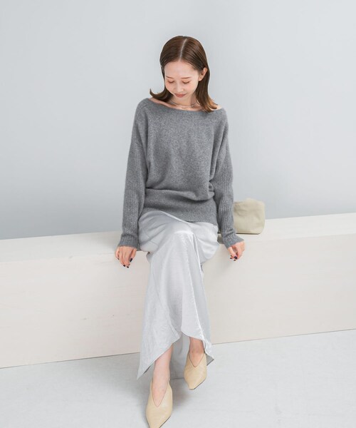 URBAN RESEARCH ROSSO（アーバンリサーチロッソ）の「エアリーニット2WAYネックプルオーバー（ニット/セーター・レディース・GRAY/BEIGE・Free）」の8枚目の写真