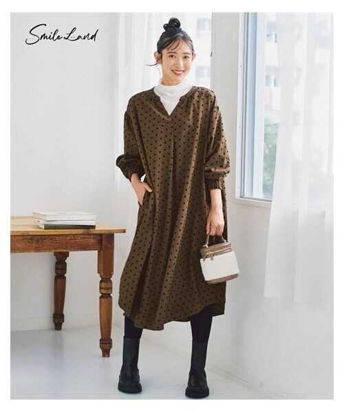 nissen（ニッセン）の「＜大きいサイズ＞ゆるシルエットフロッキードットワンピース（ワンピース・レディース・ブラウン系/チャコールグレー系・L~LL/3L~4L/5L~6L/8L/10L）」の2枚目の写真
