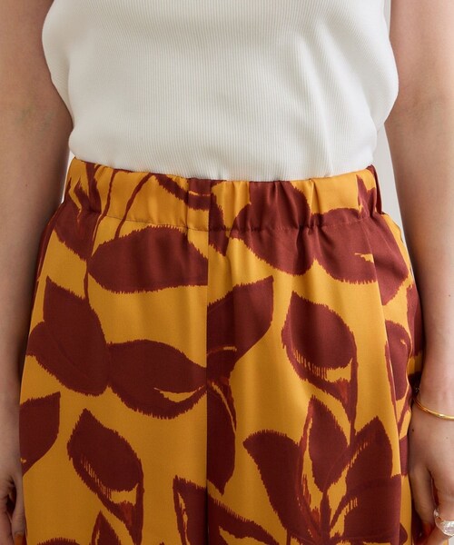 ROPE'(ロペ)の「DEVEAUXジオメトリックフラワーイージーワイドパンツ(その他パンツ・レディース・ブラック/オレンジ・36/38)」の15枚目の写真