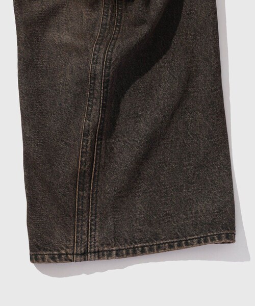 ADAM ET ROPE'（アダムエロペ）の「【NVRFRGT/ネヴァーフォーゲット】3D TWISTED WIDE LEG JEANS MUD FADED BLACK（デニムパンツ・メンズ・スミクロ・1/2/3）」の11枚目の写真