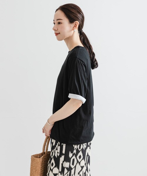 URBAN RESEARCH(アーバンリサーチ)の「リバーシブルTシャツ(Tシャツ/カットソー・レディース・RED×BEIGE/KHAKI×WHT/BLACK×OFF・FREE)」の8枚目の写真