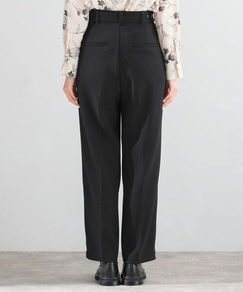 URBAN RESEARCH ROSSO（アーバンリサーチロッソ）の「ウォッシャブルセンタープレスパンツ（その他パンツ・レディース・BLACK/ECRU/BLUE・36/38）」の16枚目の写真