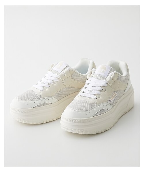 nissen（ニッセン）の「【ゆったり幅広】moz（モズ）厚底レースアップスニーカー（ワイズ４Ｅ）（スニーカー・メンズ・ホワイト/ホワイト×黒/ホワイト×ネイビー・M=23.0~23.5cm/4E/L=24.0~24.5cm/4E/LL=25.0~25.5cm/4E/3L=26.0~26.5cm/4E）」の6枚目の写真