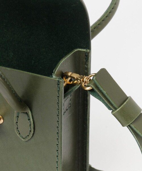 URBAN RESEARCH（アーバンリサーチ）の「Hender Scheme　essence hand bag tall（ショルダーバッグ・メンズ・BROWN/BLACK/GREEN・-）」の14枚目の写真