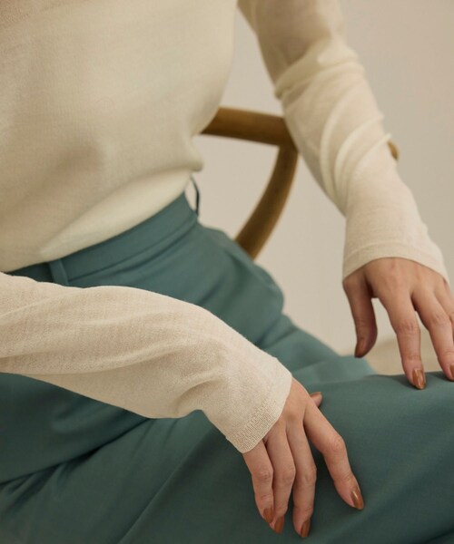 ROPE'(ロペ)の「【COFIL(コフィル)】シアーボートネックカットソー(カーディガン/ボレロ・レディース・ホワイト・F)」の6枚目の写真