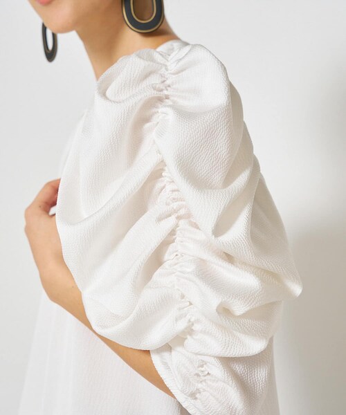 URBAN RESEARCH ROSSO（アーバンリサーチロッソ）の「Mewl　ボリュームパフスリーブブラウス（シャツ/ブラウス・レディース・WHITE/LGRAY・FREE）」の4枚目の写真