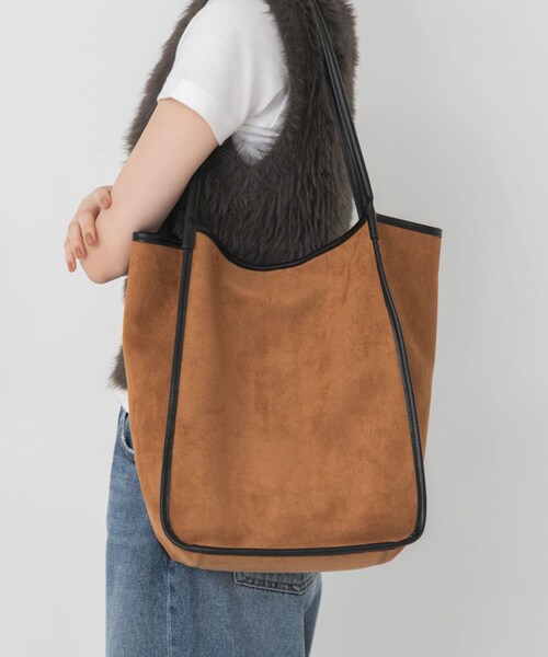 URBAN RESEARCH(アーバンリサーチ)の「『一部別注カラー』IOMMI スエードライクトート(トートバッグ・レディース・BROWN/別注OLIVE・-)」の4枚目の写真