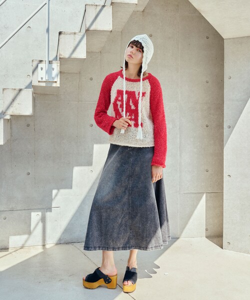 SENSE OF PLACE by URBAN RESEARCH（センスオブプレイスバイアーバンリサーチ）の「ANNA SUI NYC　オーバードレープデニムロングスカート（デニムスカート・レディース・BLUE/BLACK・S/M）」の4枚目の写真