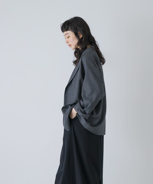 かぐれ（カグレ）の「YLEVE　WOOL TROPICAL WORK JACKET（テーラードジャケット・レディース・CHARCOAL・1）」の6枚目の写真