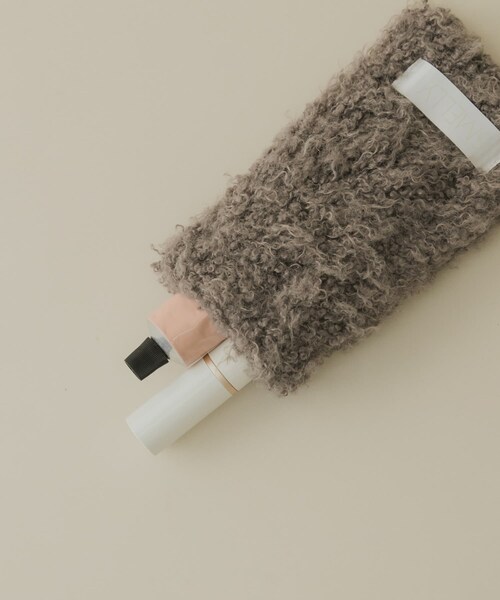 SMELLY（スメリー）の「ワンタッチフラットポーチ（ポーチ・レディース・L.GRY/IVO/GRY/BLK/MOC・M/S）」の5枚目の写真