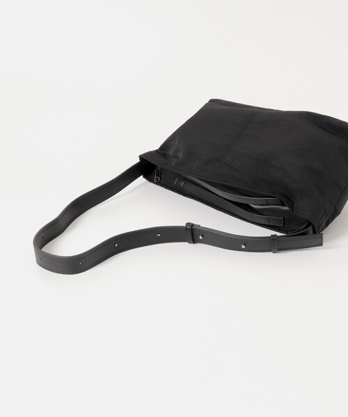 URBAN RESEARCH DOORS（アーバンリサーチドアーズ）の「撥水ナイロン2WAYバッグ（ショルダーバッグ・レディース・BLACK/BEIGE・-）」の9枚目の写真