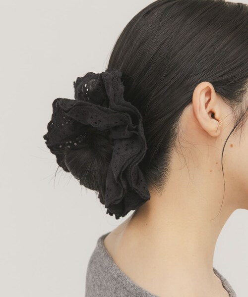 KBF（ケイビーエフ）の「レースシュシュ（ヘアゴム・レディース・IVORY/BLACK・One）」の12枚目の写真
