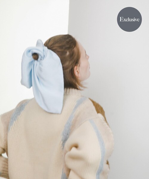 URBAN RESEARCH ROSSO（アーバンリサーチロッソ）の「heyep　Silk Square Large Scrunchie（ヘアゴム・レディース・BLACK/WHITE/別注BLUE・-）」の3枚目の写真