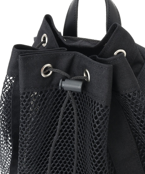 ADAM ET ROPE'（アダムエロペ）の「【AURALEE/オーラリー】MESH SMALL BACKPACK MADE BY AETA（バックパック/リュック・メンズ・ブラック/ベージュ・F）」の6枚目の写真