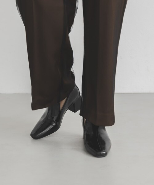 KBF(ケイビーエフ)の「セミスクエアトゥパンプス(パンプス・レディース・KHAKI/BLACK・36/37/38)」の6枚目の写真