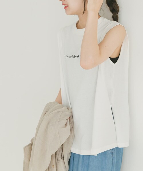 ITEMS URBANRESEARCH（アイテムズ アーバンリサーチ）の「ショルダータックロゴTシャツ（Tシャツ/カットソー・レディース・WHT/CHA/L.PNK・FREE）」の7枚目の写真