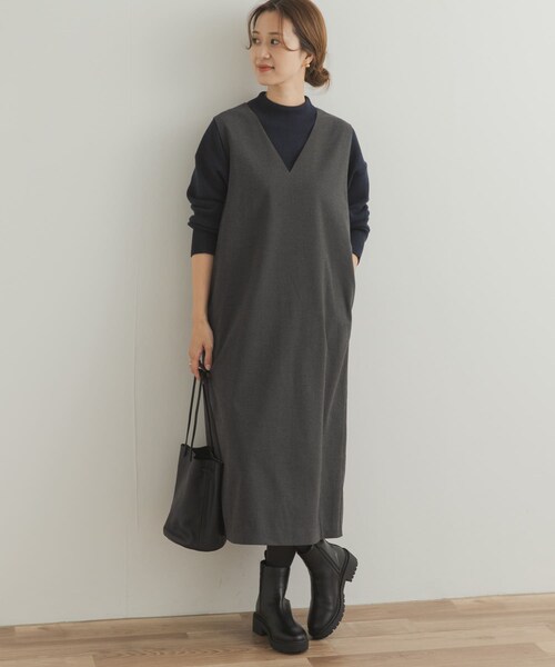 『UR TECH』ストレートラインジャンパースカート