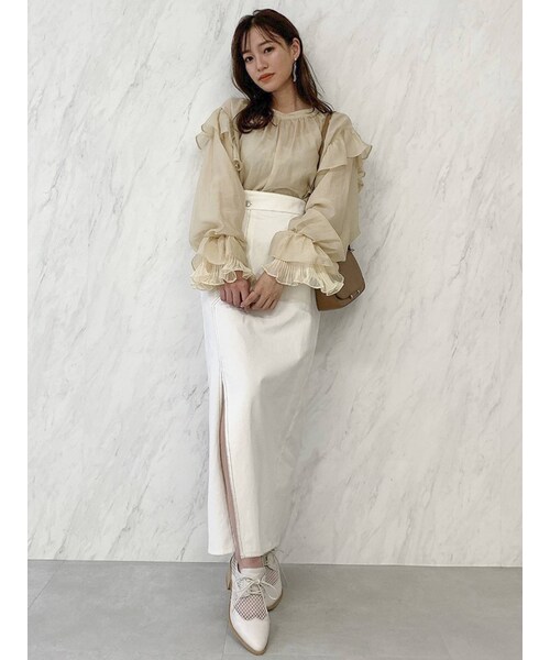 dazzlin（ダズリン）の「スリットストレートスカート（スカート・レディース・オフホワイト/ブラック/ベージュ/アイボリー・S/M）」の2枚目の写真