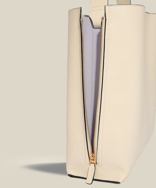 ROPE'(ロペ)の「【E'POR】Y BAG Shoulder Medium【軽量】(ショルダーバッグ・レディース・ライトグレー/キナリ・F)」の8枚目の写真