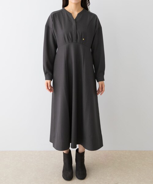 URBAN RESEARCH ROSSO（アーバンリサーチロッソ）の「『UR TECH SMOOTHLUXE』F by ROSSO　キーネックワンピース（ワンピース・レディース・BEIGE/C/GRAY/BLACK・36/38）」の21枚目の写真