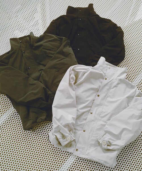 URBAN RESEARCH（アーバンリサーチ）の「new basic VINTAGE NYLON STAND BLOUSON（ブルゾン・メンズ・ICE GRAY/BLACK/CHARCOAL・M/L）」の14枚目の写真