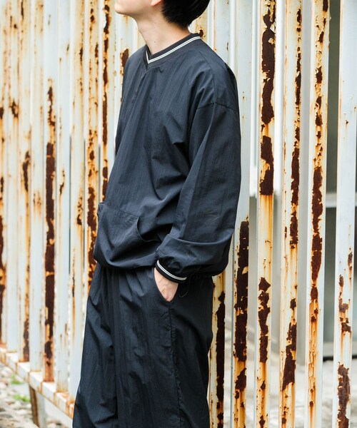 ITEMS URBANRESEARCH（アイテムズ アーバンリサーチ）の「『セットアップ対応』ナイロン ラインリブ ドロストプルオーバー（その他トップス・メンズ・BLK/CHA/NVY・M/L）」の12枚目の写真