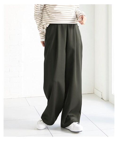 nissen（ニッセン）の「大きいサイズ のびるとろみタックワイドパンツ（ゆったりヒップ）（パンツ・レディース・スモークイエロー/ディープグリーン/アイスグレー/バイオレットパープル/黒/マロンブラウン/ディープブルー/ラベンダー/サンセットレッド/マスタードイエロー・L/LL/3L/4L/5L/6L/8L/10L）」の17枚目の写真