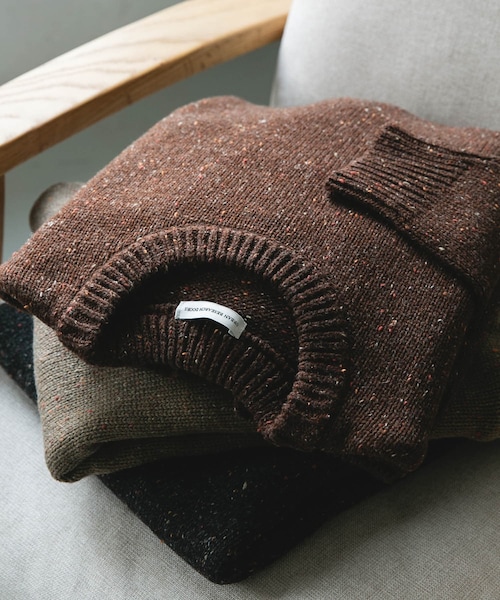 URBAN RESEARCH DOORS（アーバンリサーチドアーズ）の「ウールブレンドネップクルーネックニット（ニット/セーター・メンズ・BEIGE/BROWN/CHARCOAL・M/L）」の3枚目の写真