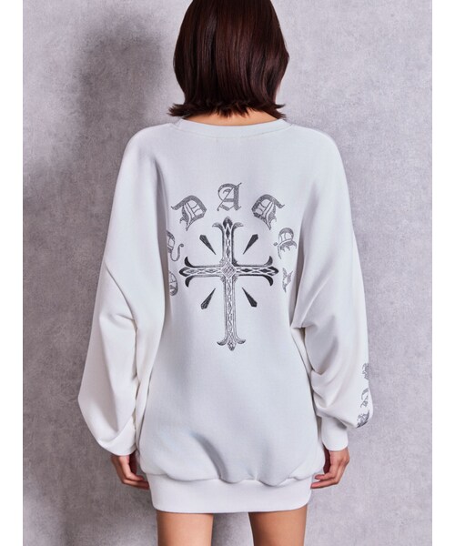 GYDA(ジェイダ)の「VALDY EMPIRE bijou logoプルオーバー(スウェット・レディース・オフホワイト/ブラック/ピンク・F)」の1枚目の写真