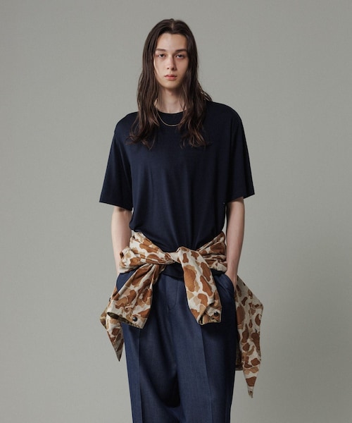 ADAM ET ROPE'(アダムエロペ)の「【NIKKE】ウール天竺 ハーフスリーブ ニットT(Tシャツ/カットソー・メンズ・ブラック/ネイビー・L/M)」の9枚目の写真