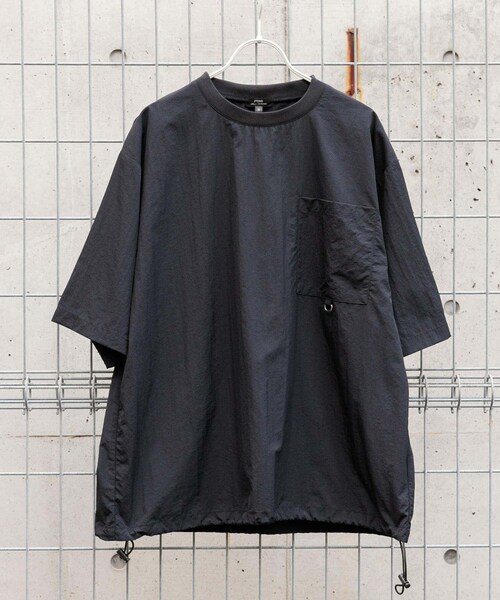 ITEMS URBANRESEARCH（アイテムズ アーバンリサーチ）の「『撥水/イージーケア/接触冷感/UVカット』タスランナイロンクルーネックドロストTシャツ（Tシャツ/カットソー・メンズ・BLK/CHA/NVY・M/L）」の10枚目の写真