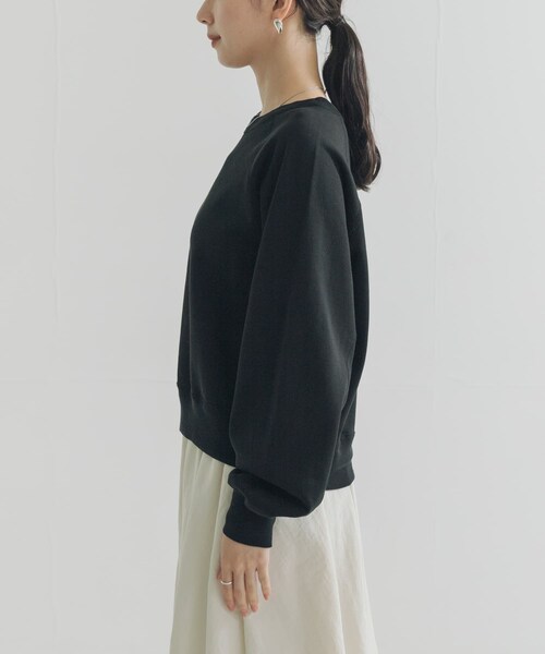 URBAN RESEARCH（アーバンリサーチ）の「スーピマコットンラグランスウェット（スウェット・レディース・CHERRY RED/NAVY/BLACK・Free）」の15枚目の写真