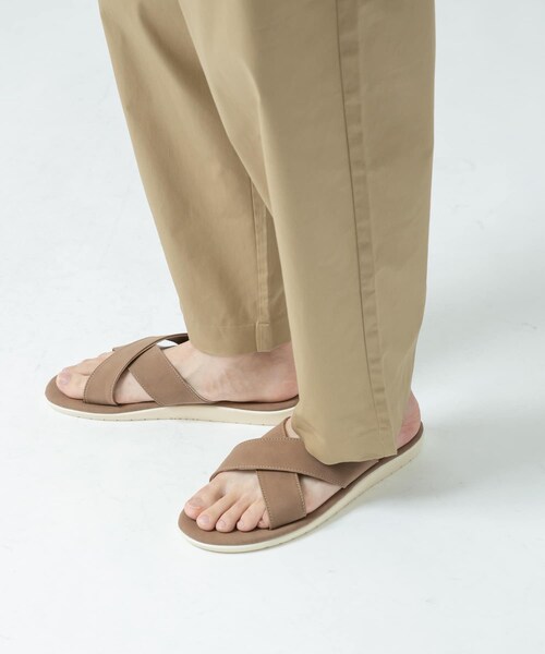 ITEMS URBANRESEARCH（アイテムズ アーバンリサーチ）の「エコレザークロスサンダル（サンダル・メンズ・BEG/BLK/GRY/CML・26.5/27.5）」の16枚目の写真
