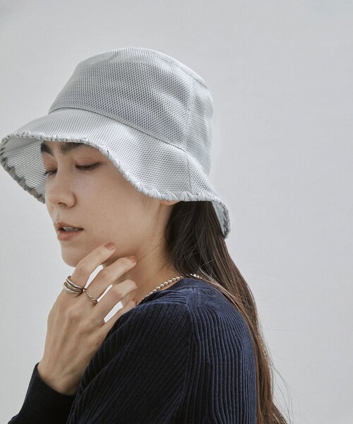 ADAM ET ROPE'（アダムエロペ）の「【公式サイト限定】【La Maison de Lyllis（メゾンドリリス）】QWAU（ハット・レディース・ブラック/ダークブラウン系/サックス/ピンク・F）」の3枚目の写真