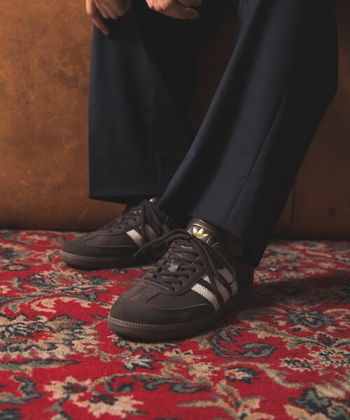 URBAN RESEARCH（アーバンリサーチ）の「『26-31サイズ』『別注』adidas×UR　SAMBA OG（スニーカー・メンズ・D.BROWN・26/26.5/27/27.5/28/28.5/29/29.5/30/30.5/31）」の5枚目の写真