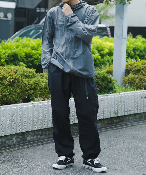 URBAN RESEARCH（アーバンリサーチ）の「Afterglow　15D CORDURA EDC HOODIE（パーカー・メンズ・CHARCOAL/BLACK・L/XL）」の19枚目の写真