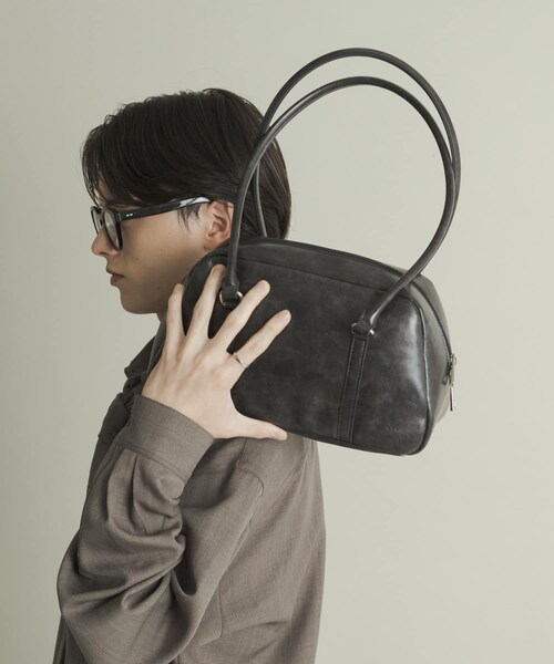 SENSE OF PLACE by URBAN RESEARCH（センスオブプレイスバイアーバンリサーチ）の「ロングハンドルボストンバッグ（ボストンバッグ・メンズ・BLACK/CHARCOAL/SILVER・one）」の2枚目の写真