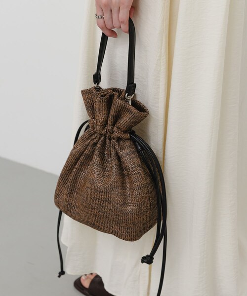 SENSE OF PLACE by URBAN RESEARCH(センスオブプレイスバイアーバンリサーチ)の「雑材キンチャクバッグ(ショルダーバッグ・レディース・Y.BEIGE/BROWN・One)」の5枚目の写真
