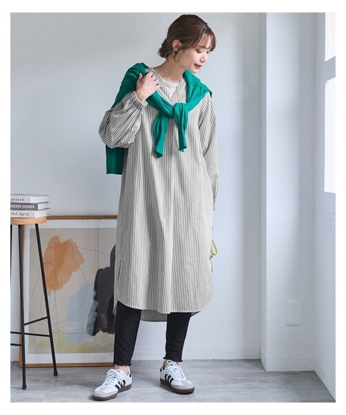 nissen（ニッセン）の「＜大きいサイズ＞スキッパーシャツワンピース（ワンピース・レディース・ブルー系/ラベンダー系/オフホワイト系/マスタード系/黒系・L/LL/3L/4L/5L/6L/8L/10L）」の6枚目の写真