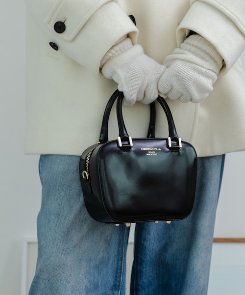 URBAN RESEARCH（アーバンリサーチ）の「CHRISTIAN VILLA　エナメルカーフレザーショルダーバッグ（ショルダーバッグ・レディース・BLACK・0）」の3枚目の写真