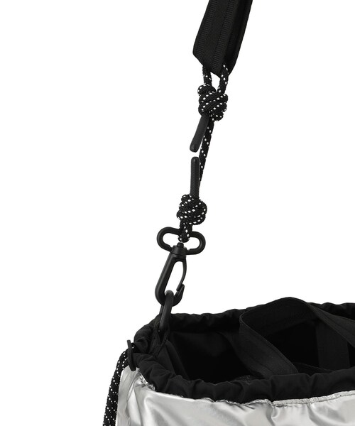 ADAM ET ROPE'(アダムエロペ)の「【HUNTER for ADAM ET ROPE'】別注 TRAVEL MULTI FUNCTION TOTE(トートバッグ・レディース・シルバー・F)」の18枚目の写真
