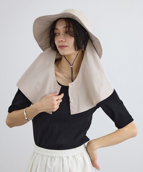 ADAM ET ROPE'（アダムエロペ）の「2WAYレイヤーハット / 撥水・UVケア・取り外し可（ハット・レディース・ブラック/ベージュ系・F）」の10枚目の写真