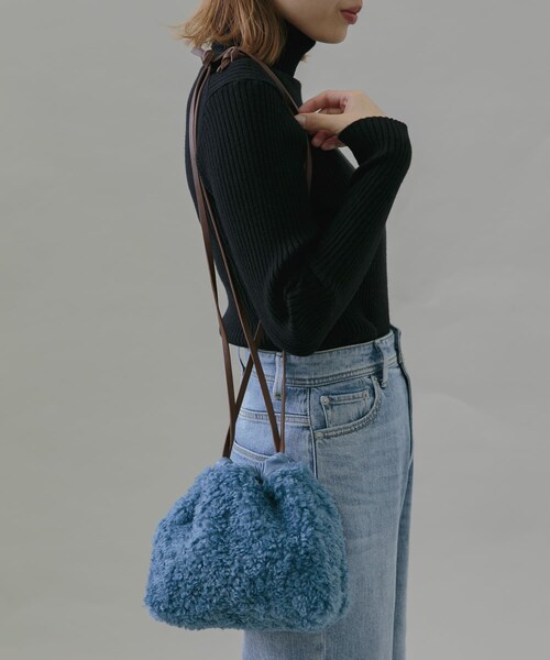 URBAN RESEARCH Sonny Label（アーバンリサーチサニーレーベル）の「プードルファー巾着バッグ（ショルダーバッグ・レディース・ブルー/Lベージュ/チャコール・one）」の12枚目の写真