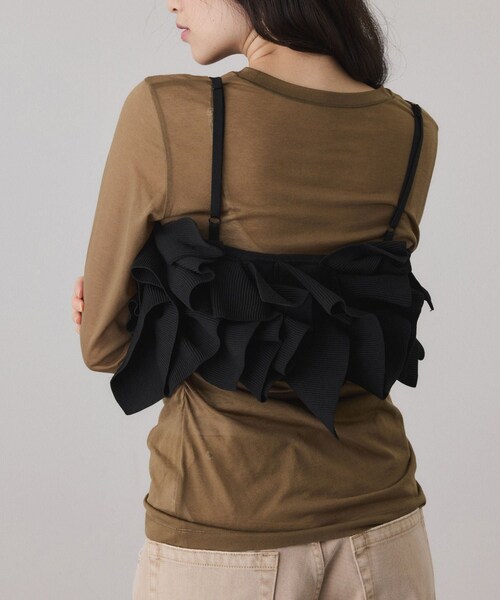 ADAM ET ROPE'（アダムエロペ）の「【サステナブル】ニットフリルビスチェ（ベスト・レディース・ブラック・F）」の7枚目の写真