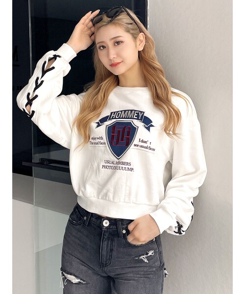 GYDA（ジェイダ）の「BACKレースアップショートロゴスウェットトップス（スウェット・レディース・オフホワイト/グレー/チャコールグレー・F）」の2枚目の写真