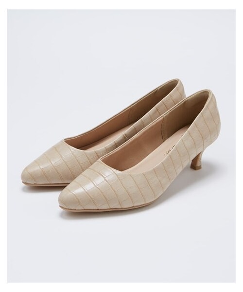 nissen（ニッセン）の「【ゆったり幅広】ポインテッドトゥミドルヒールパンプス（低反発中敷）（ワイズ４Ｅ）（パンプス・メンズ・黒(スムース)/キャメル(スムース)/アイボリー(スムース)/黒(スエード調)/グレー(スエード調)/アンティークシルバー/黒(エナメル調)/ピンクベージュ(エナメル調)/モカベージュ(スエード調)/ダスティーネイビー(スエード調)/グレージュ(スエード調)/ブルーグリーン(スエード調)/ダークブラウン(スエード調)/チェック柄/ブラウン(クロコ)/オーク(スムース)/ベージュ(クロコ)/ミント(スエード調)/ピンクベージュ(刺しゅう)/キャメル(メッシュ型押し)/ブラックチェック/オレンジブラウン(スエード調)/パイソン柄/アプリコット(スエード調)/ホワイト(型押し)/ブルーパープル(スエード調)/オレンジキャメル(メッシュ型押し)/ブロンズ・23.0cm/4E/23.5cm/4E/24.0cm/4E/24.5cm/4E/25.0cm/4E/25.5cm/4E/26.0cm/4E/26.5cm/4E/27.0cm/4E）」の20枚目の写真