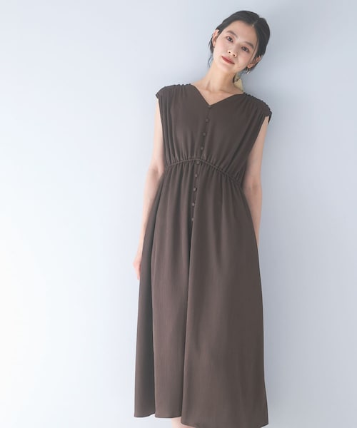 URBAN RESEARCH ROSSO（アーバンリサーチロッソ）の「楊柳サテンウエストマークワンピース（ワンピース・レディース・OFF WHITE/BROWN/NAVY・Free）」の2枚目の写真