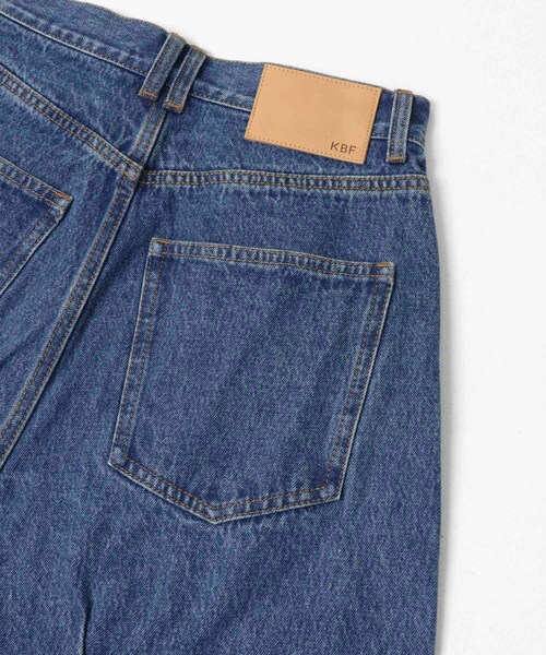 KBF（ケイビーエフ）の「タックWIDEデニム（デニムパンツ・レディース・L.BLUE/BLUE・36/38）」の12枚目の写真