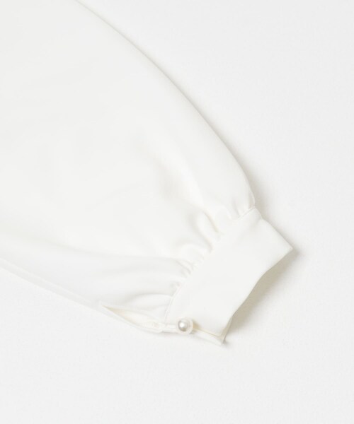 URBAN RESEARCH ROSSO（アーバンリサーチロッソ）の「『WEB限定』コサージュカラー2WAYブラウス（シャツ/ブラウス・レディース・OFF/BLK×OFF・Free）」の16枚目の写真